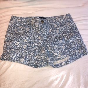 American Eagle short size 4